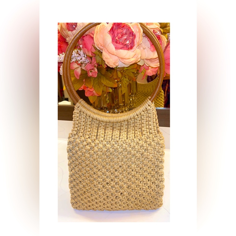 💐 Vintage 1970s macramé w/ wooden handle *HANDMADE* boho bag